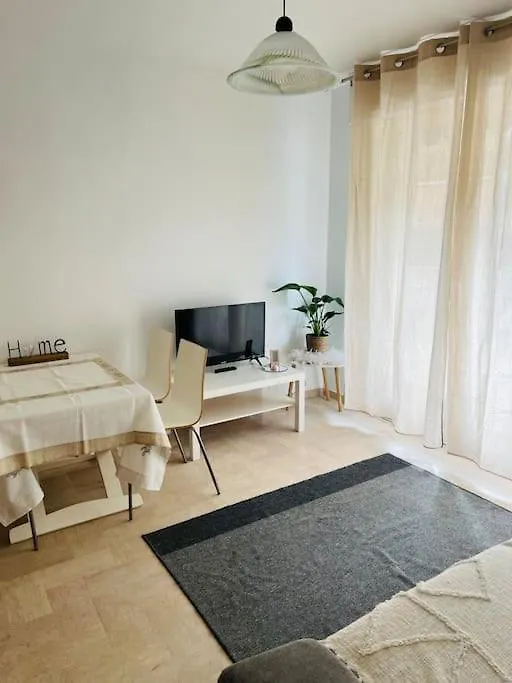 Apartment Studio 4 Couchages A 200 M De La Plage Avec Garage, Linge De Maison Et Serviettes Pour 30 Euros En Option Juan-les-Pins France